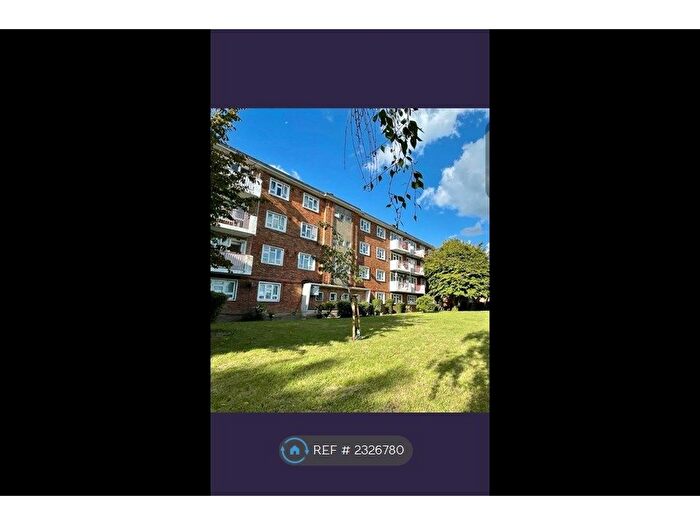 3 Bedroom Flat To Rent In Mead Court, London, NW9