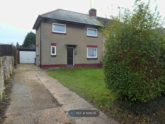 3 Bedroom Semi-Detached House To Rent In Glebe Avenue, Arlesey SG15