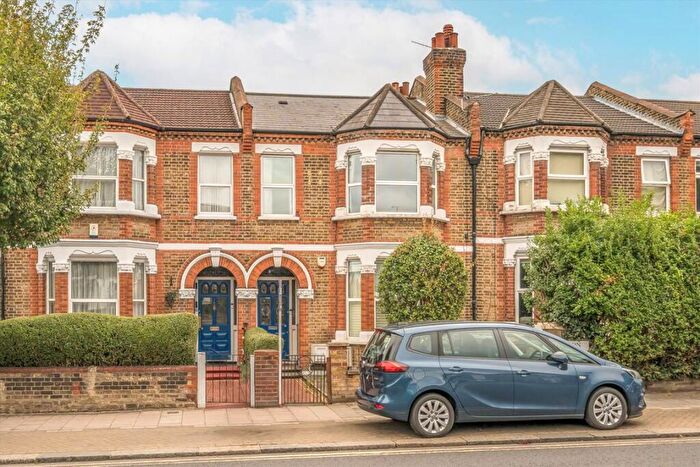 3 Bedroom Flat For Sale In Stondon Park, Honor Oak, SE23