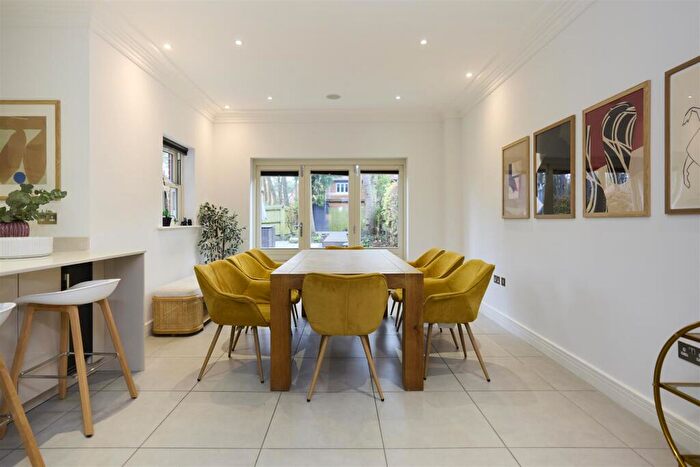 4 Bedroom Semi-Detached House To Rent In Queensbury Gardens, Ascot, SL5