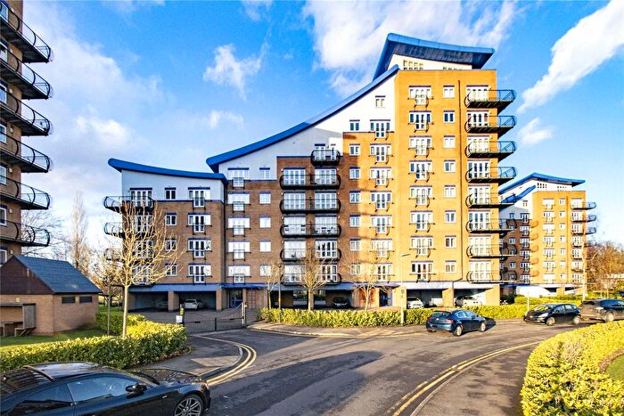 2 Bedroom Flat For Sale In Luscinia View, Napier Road, Reading, Berkshire, RG1