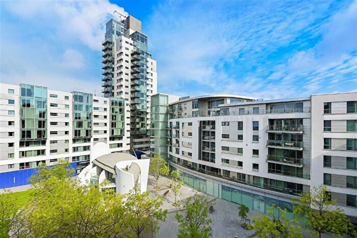 1 Bedroom Flat To Rent In Empire Square South, London Bridge, SE1