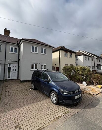 4 Bedroom Semi Detached House To Rent In Wansford Road, Woodford Green, IG8