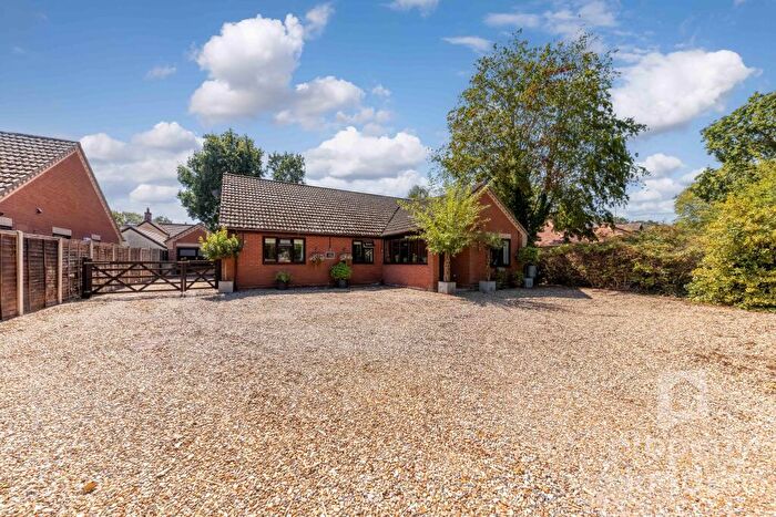 4 Bedroom Detached Bungalow For Sale In Waterloo Road, Hainford, NR10