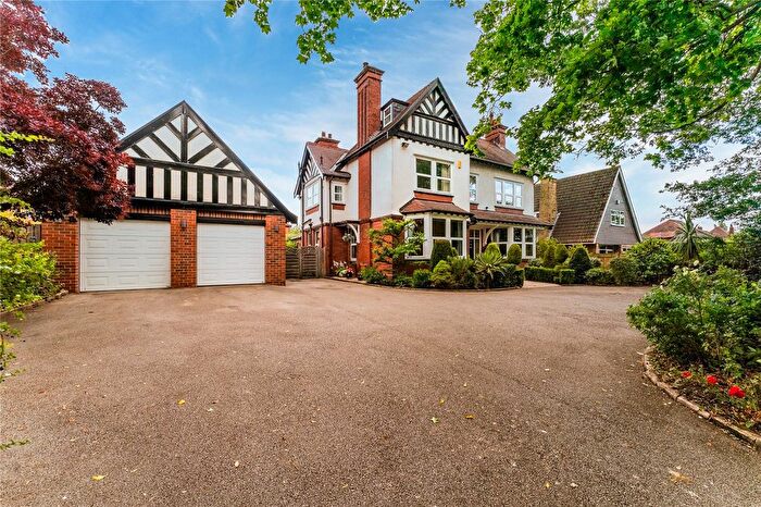 5 Bedroom Detached House For Sale In Carleton Road, Pontefract, West Yorkshire, WF8