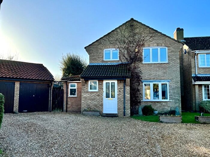4 Bedroom Detached House To Rent In Dove House Close, Godmanchester, Huntingdon, Cambridgeshire, PE29