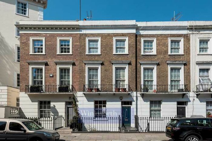 2 Bedroom Maisonette Flat To Rent In Warwick Way, SW1V