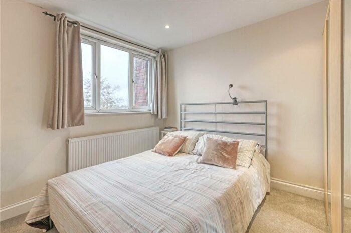 2 Bedroom Flat To Rent In Finchley Rd, Temple Fortune, NW11