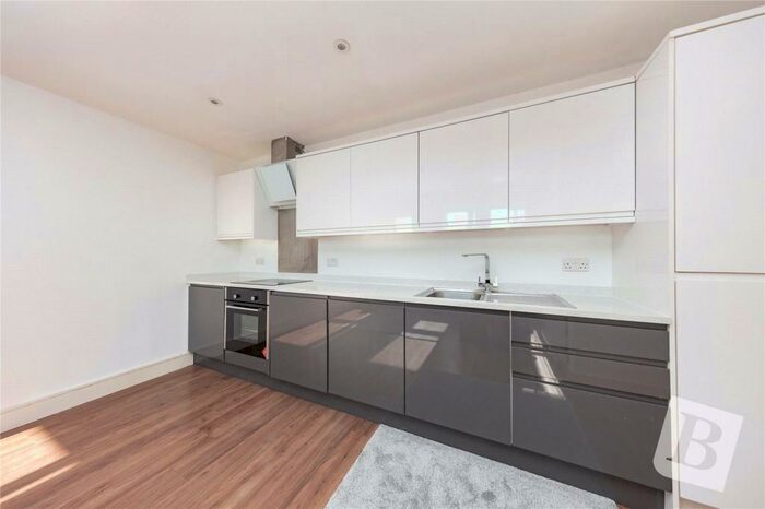2 Bedroom Apartment To Rent In Mercury Gardens, Romford, RM1