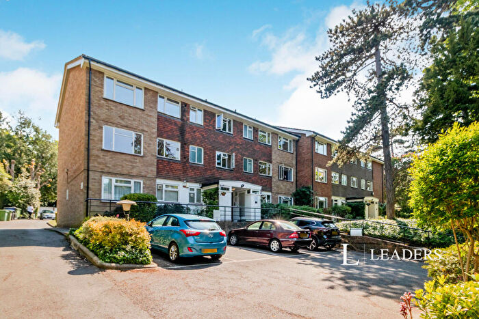2 Bedroom Apartment To Rent In Avondale Court, Sutton, SM2