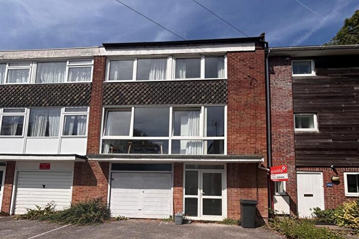 4 Bedroom Terraced House To Rent In Sparkford Close, SO22