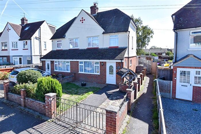 3 Bedroom Semi-Detached House For Sale In Calder Road, Maidstone, Kent, ME14