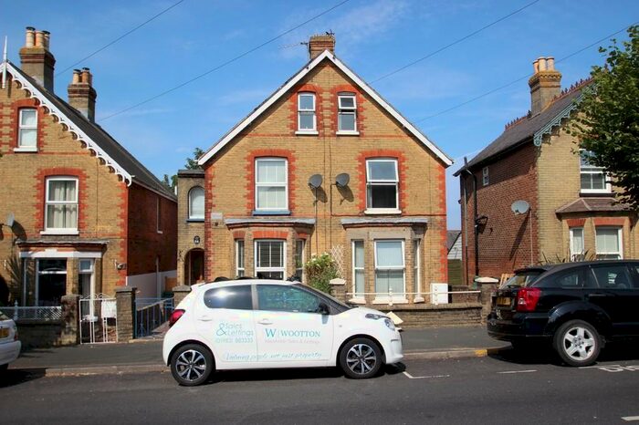 4 Bedroom Semi-Detached House To Rent In Adelaide Grove, East Cowes, PO32