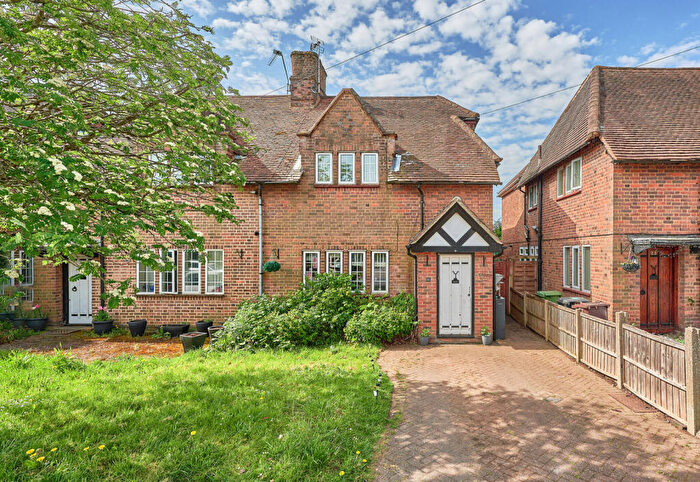 4 Bedroom Semi-Detached House For Sale In Barnfield Road, Harpenden, Hertfordshire, AL5