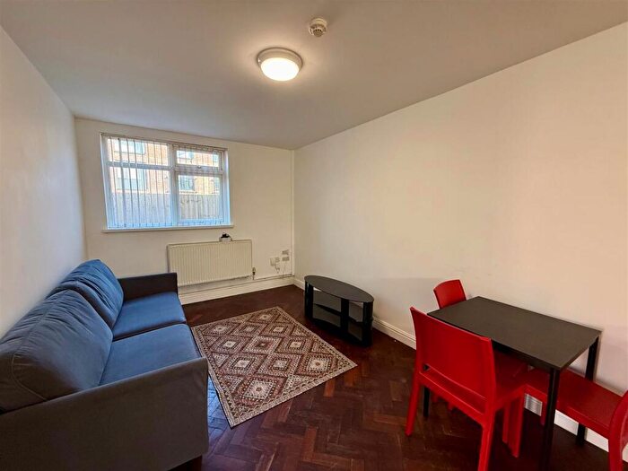 2 Bedroom Flat To Rent In Newport Road, Roath, CF24