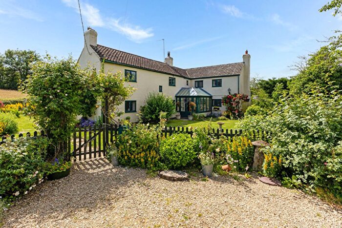 3 Bedroom Detached House For Sale In Braydonside, Nr. Brinkworth, SN15
