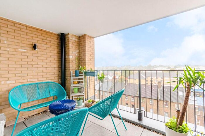 2 Bedroom Flat For Sale In High Street, Sutton, SM1