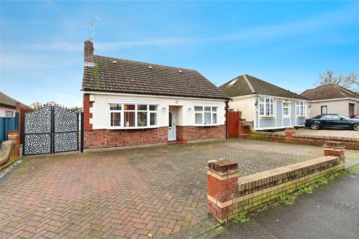 4 Bedroom Bungalow For Sale In Gordon Road, Basildon, Essex, SS14