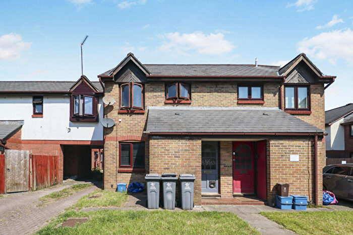 1 Bedroom Flat To Rent In Thornaby Court, Craiglee Drive, Cardiff, CF10