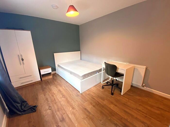 Apartment To Rent In Bearwood Parade, B66