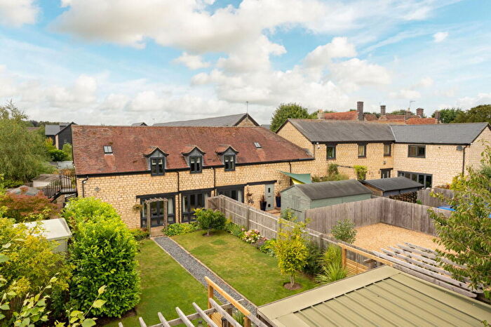 3 Bedroom Barn Conversion For Sale In 'The Granary' Flax Yard, Oakridge Park, MK14