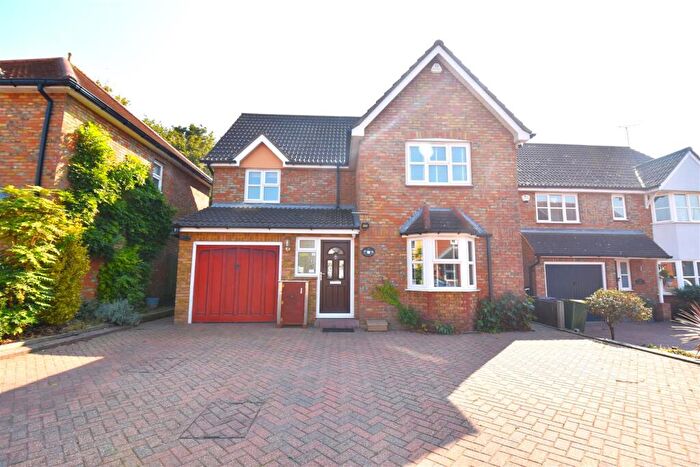 4 Bedroom Detached House For Sale In Spindle Beams, Rochford, SS4