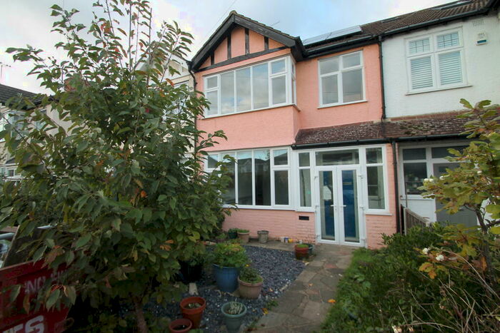 3 Bedroom House To Rent In Hillview Road, SM1