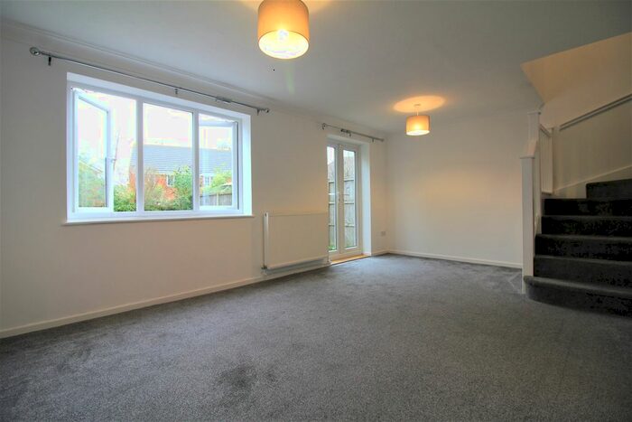 3 Bedroom Semi-Detached House To Rent In Winstanley Road, Norwich, NR7