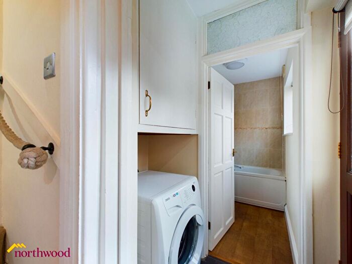 2 Bedroom Semi-Detached House For Sale In Broughton Road, Banbury, OX16