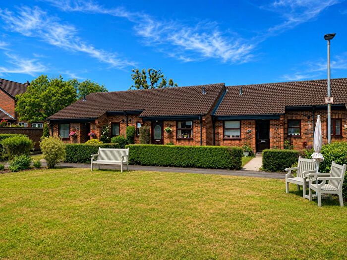 2 Bedroom Bungalow For Sale In Mandelyns, Northchurch, Berkhamsted, HP4