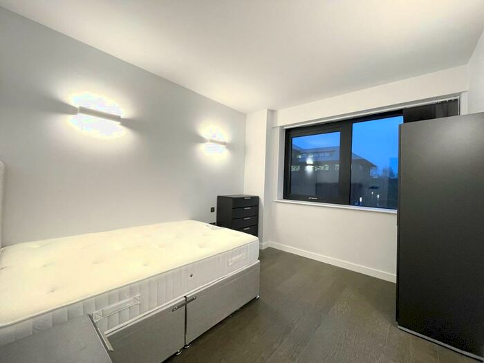 2 Bedroom Apartment To Rent In Everard Close, St. Albans, AL1