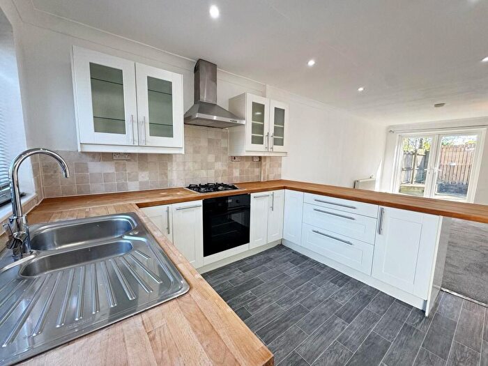 3 Bedroom Semi-Detached House To Rent In Crundens Road, London, CR2