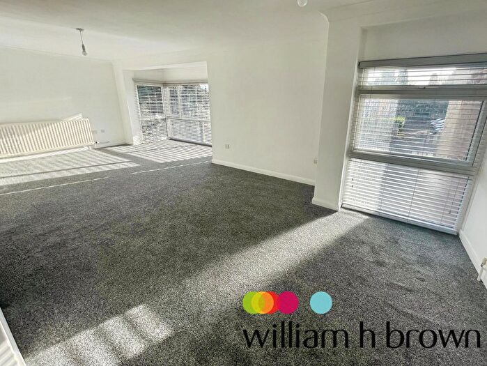 2 Bedroom Flat To Rent In Oaks Drive, Colchester, CO3