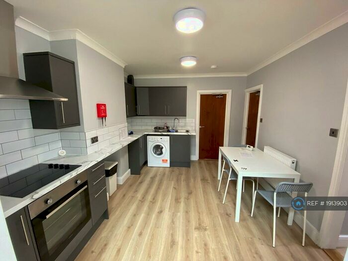 3 Bedroom Semi-Detached House To Rent In Greenstead Road, Colchester, CO1