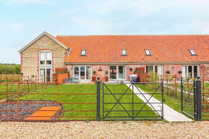 3 Bedroom Terraced House For Sale In Meticulously Constructed Barn Conversion In Alby, NR11