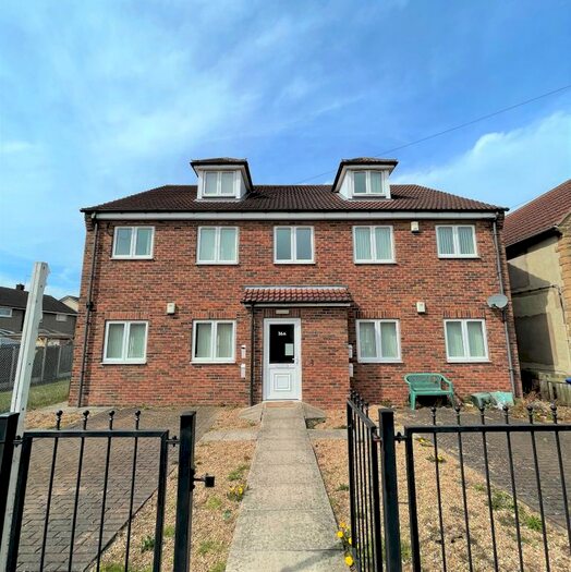 2 Bedroom Flat To Rent In Laurel Road, Armthorpe, Doncaster, DN3
