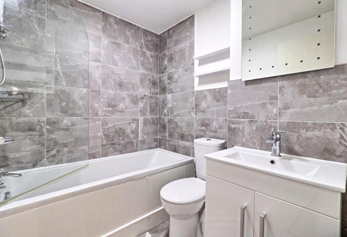 1 Bedroom Apartment For Sale In Northampton Grove, Langdon Hills, Basildon, Essex, SS16