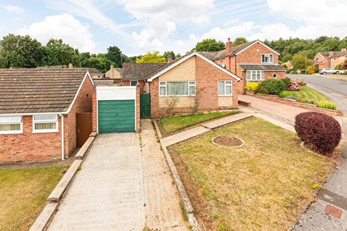 4 Bedroom Detached Bungalow For Sale In Colley Wood, Kennington, OX1