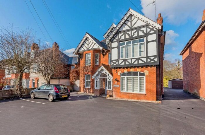 2 Bedroom Flat To Rent In London Road, Camberley GU15