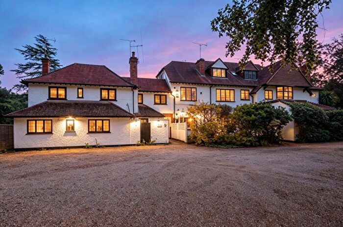 2 Bedroom Maisonette For Sale In Old Woking Road, Pyrford, Surrey, GU22