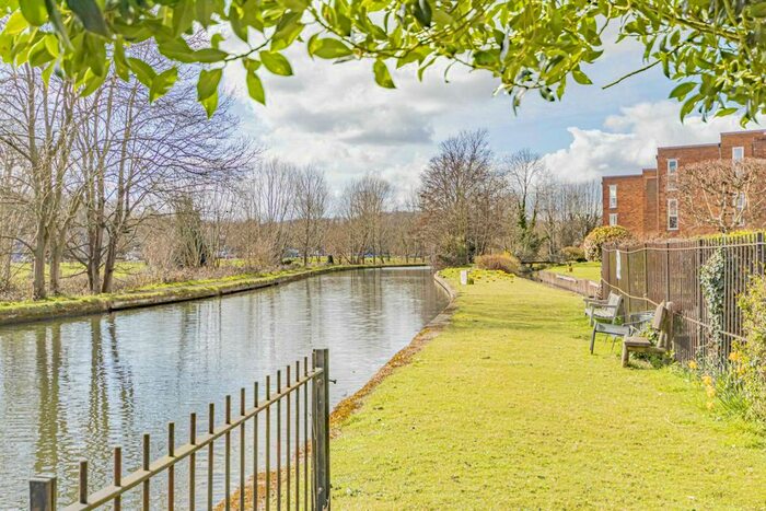 2 Bedroom Flat To Rent In River Park, Hemel Hempstead, HP1