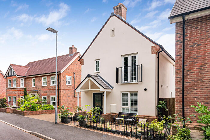 3 Bedroom Detached House For Sale In Elizabeth Ii Avenue, Berkhamsted, HP4