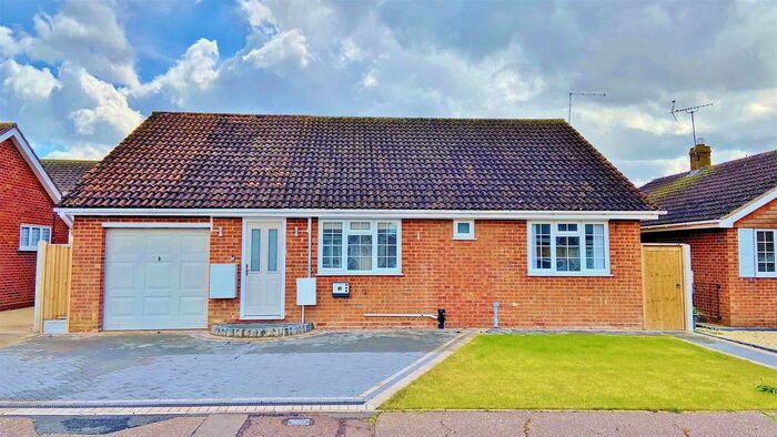 3 Bedroom Detached Bungalow For Sale In Devereaux Close, Walton On The Naze, CO14