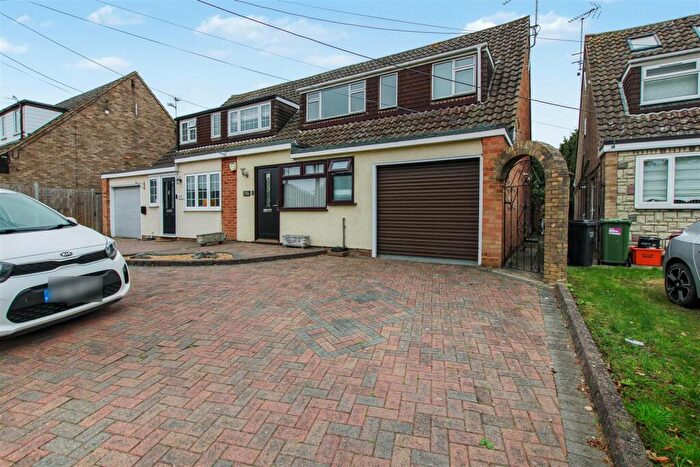3 Bedroom Semi-Detached House For Sale In Stock Road, Billericay, CM12