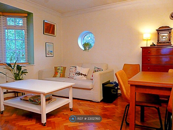 2 Bedroom Flat To Rent In The Common, London, W5