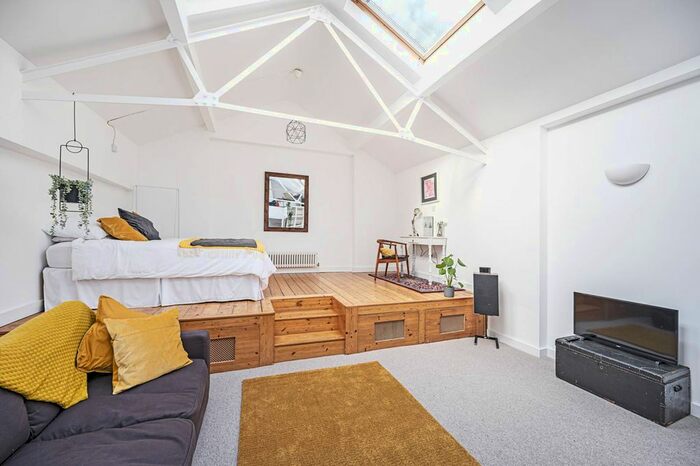 Studio To Rent In Magri Walk, Whitechapel, London, E1