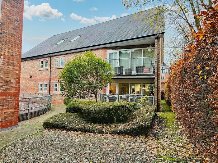 Houses for sale & to rent in WA15 8RS, Hale Road, Hale Central Altrincham