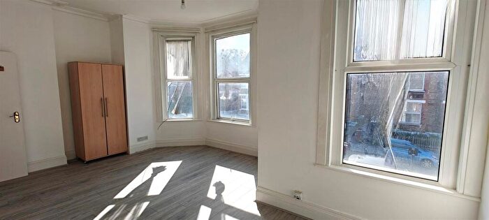 1 Bedroom Flat To Rent In Palmerston Road, Wood Green, N22