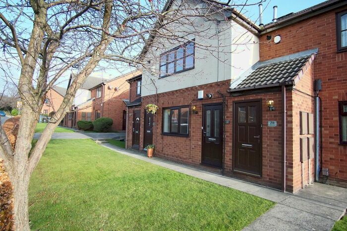 2 Bedroom Flat To Rent In Field End Road, Leeds LS15