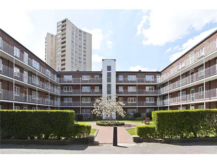 2 Bedroom Flat To Rent In Rosemont Road, Acton, W3